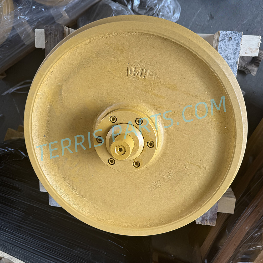 Caterpillar D5H idler